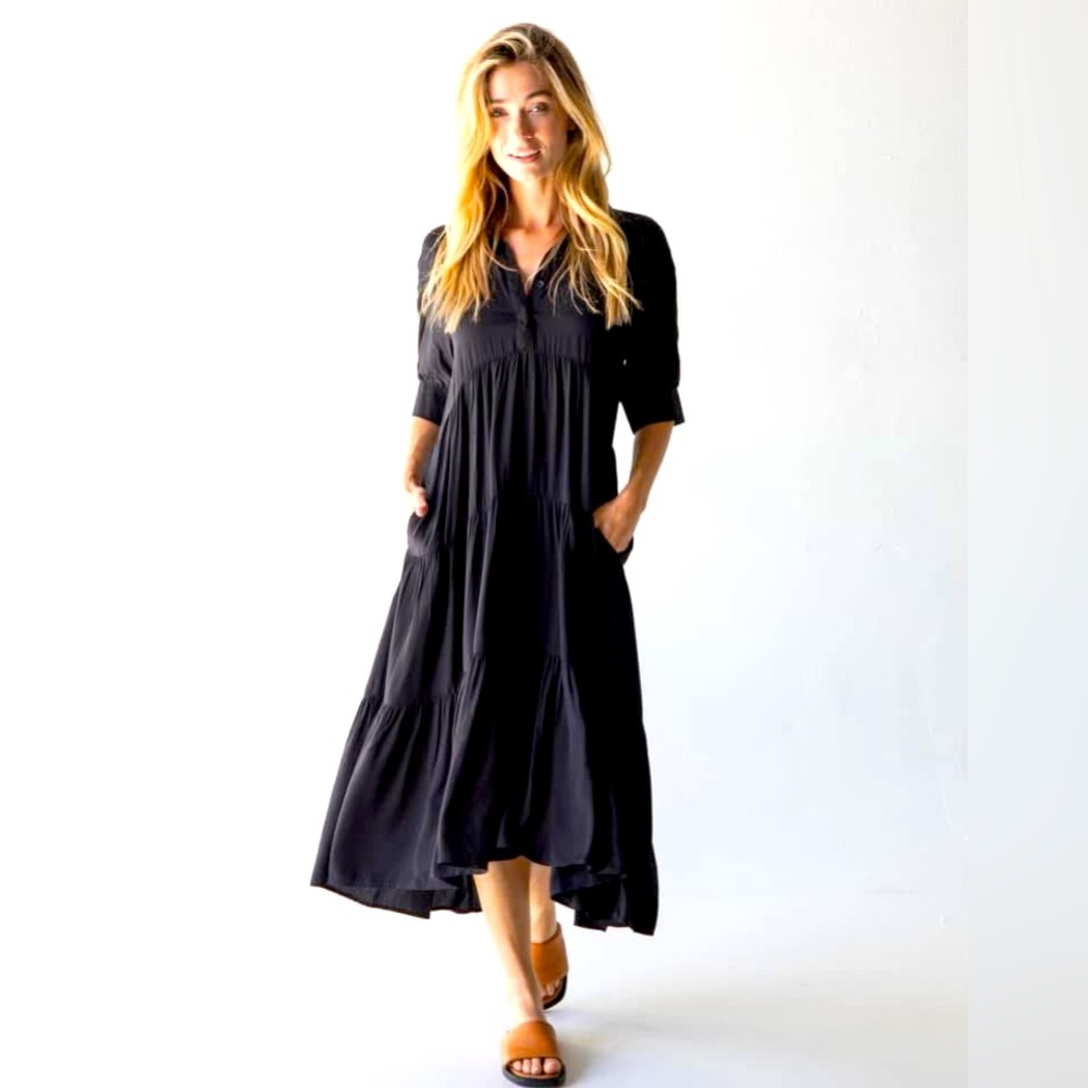 Rebecca Midi Black Dress
Brand Name Natural Life Small (4/6)
Worn: Three times
